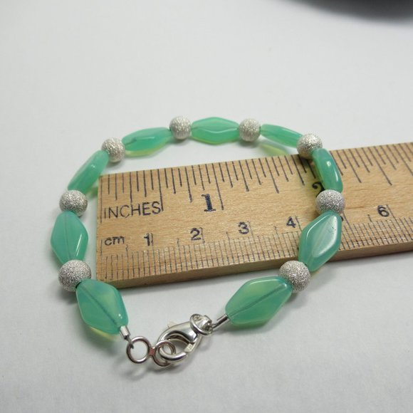 Vintage Uranium glass and Stardust sparkle sterling bead bracelet - Picture 6 of 15